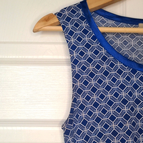 Banana Republic Blue and White Print Tank Top - Picture 2 of 6